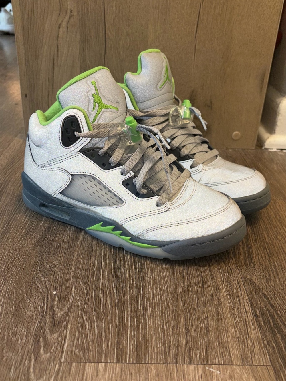 Big Boy JORDAN AIR JORDAN RETRO 5 GREEN BEAN GRADE-SCHOOL sz 6Y